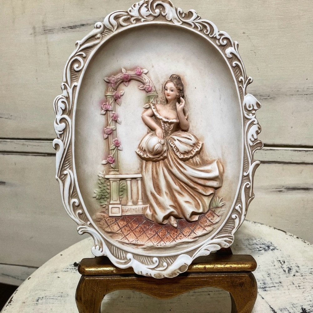 “Vintage Lefton Wall Art 🌸 8×6” Lady & Flowers Hand-Painted Collectible”